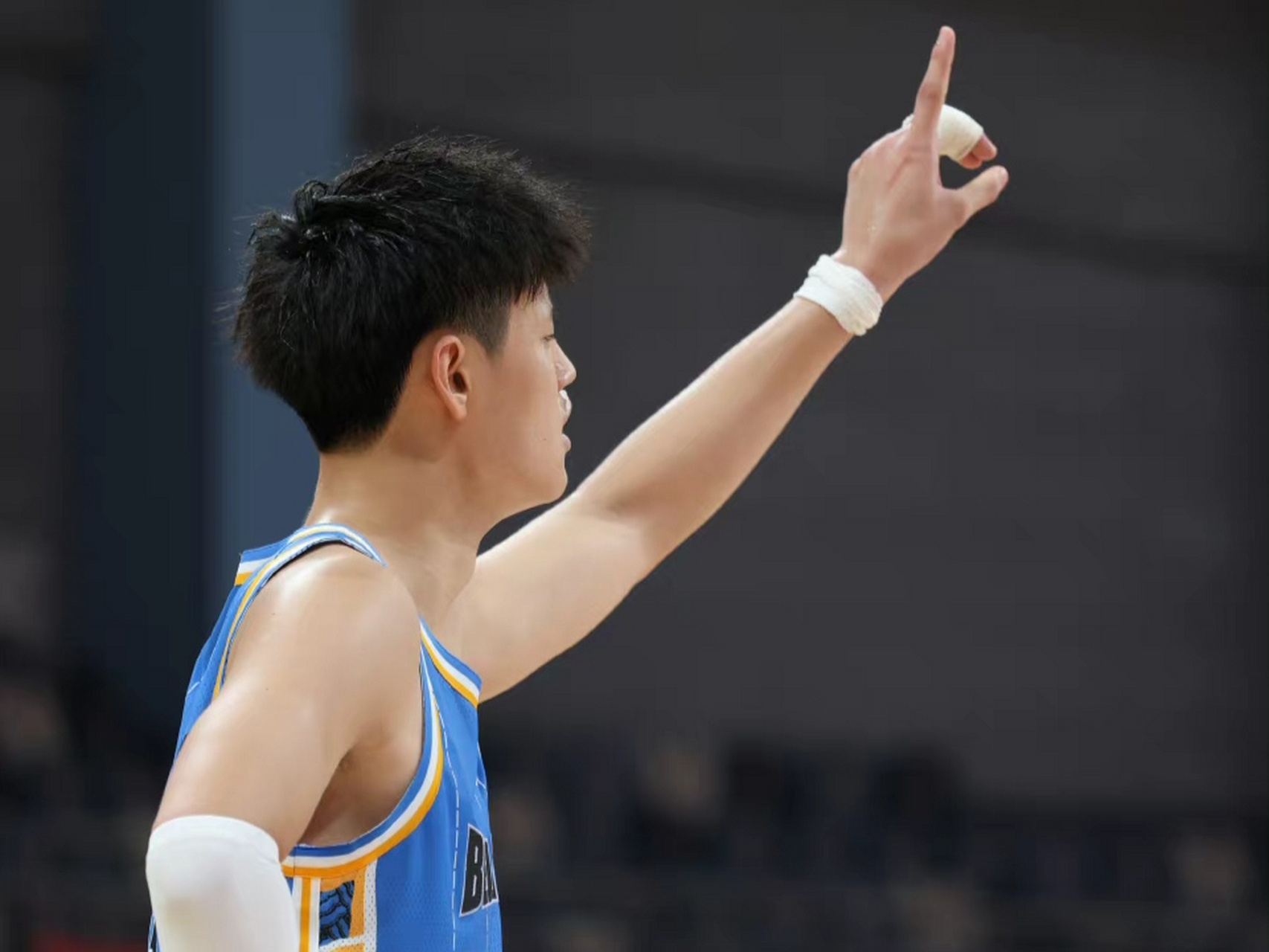 易游体育-包含CBA常规赛关键时刻走向成谜，上海海港临场应变，话题不断，临场指挥获称赞的词条