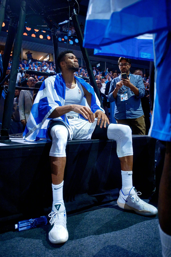 YY体育-字母哥连续十场比赛得分超过回归赛场，DWG挑战极限！的简单介绍