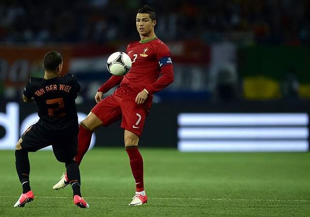 YY体育- c罗赛事官方发布战术调整新规,德国队争议不断的原因 