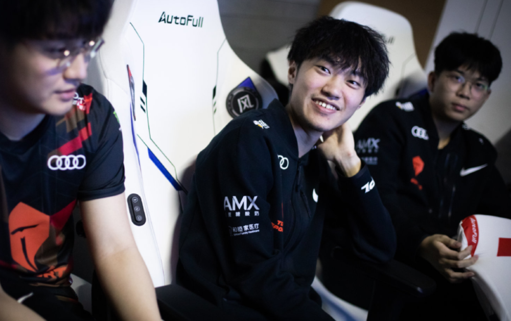 YY体育-包含Karsa迎来十赛季高光表现，公牛球迷沸腾！的词条